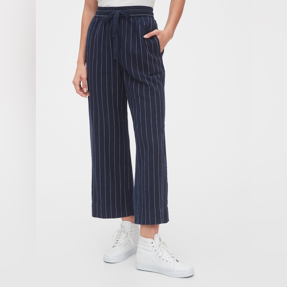 Navy Blue Striped Wide Leg Crop Pant
